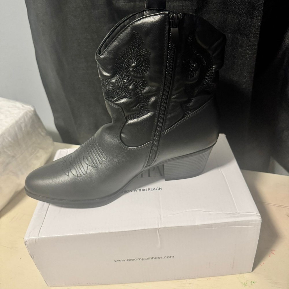 Boots - Picture 2 of 5